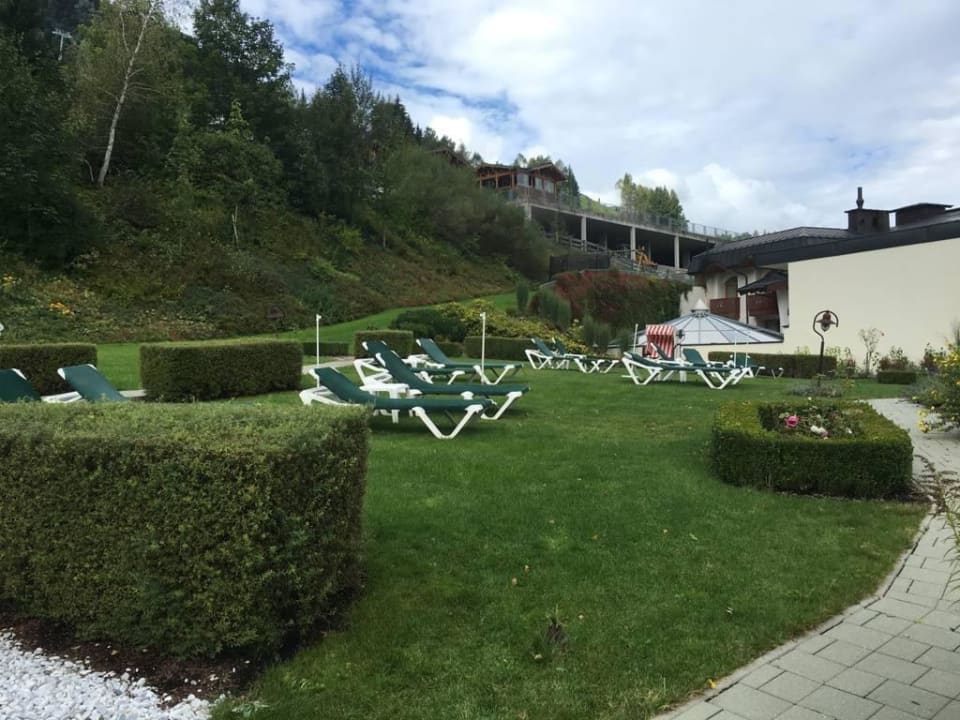 Dachterrasse mit Infinity Garten Alpina Alpendorf