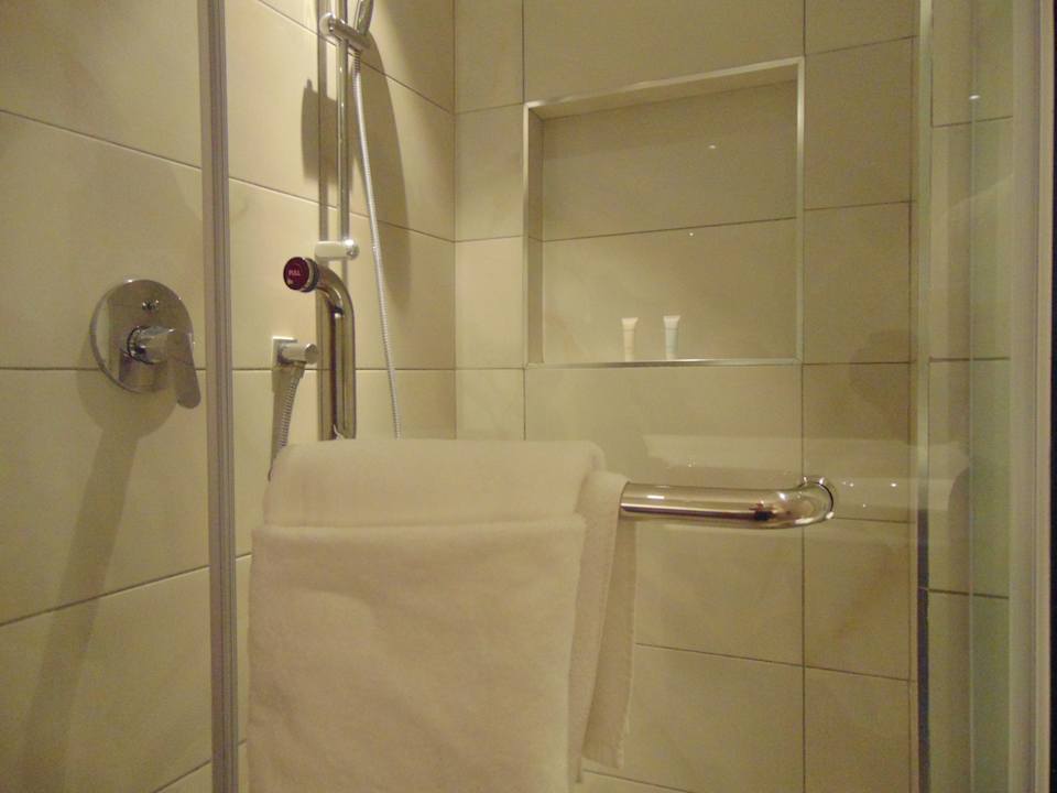 Zimmer Crowne Plaza Nairobi Airport