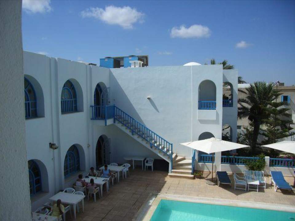 Vom freien Gang aus fotografiert Hotel Dar Salem