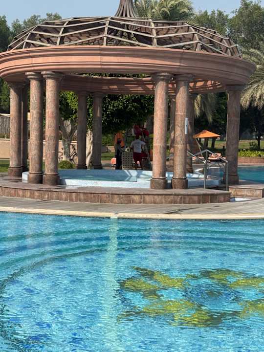 Pool Emirates Palace Mandarin Oriental