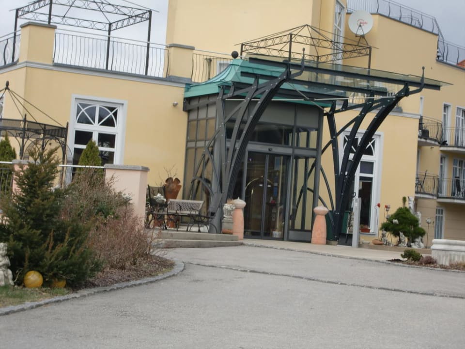 Eingang Spirit & SPA Hotel Birkenhof am Elfenhain