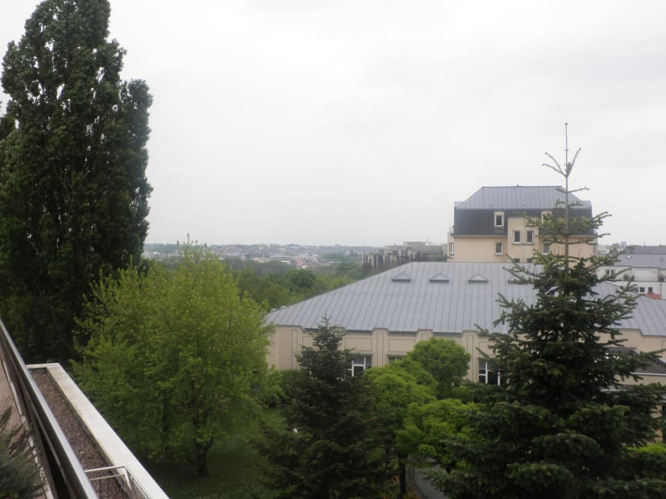 Nach links Hotel Parc Plaza