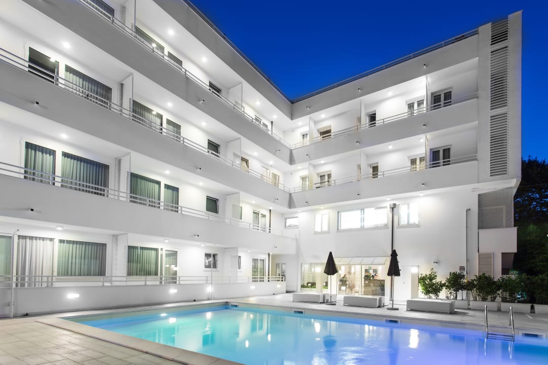 Pool Color Mokambo Shore Design Hotel