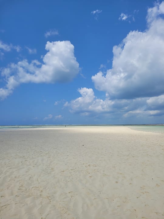 Strand Neptune Pwani Beach Resort & Spa