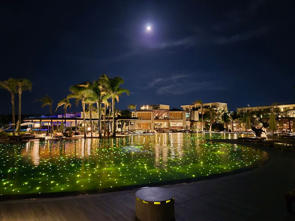 Pool SENTIDO Port Royal Villas & Spa