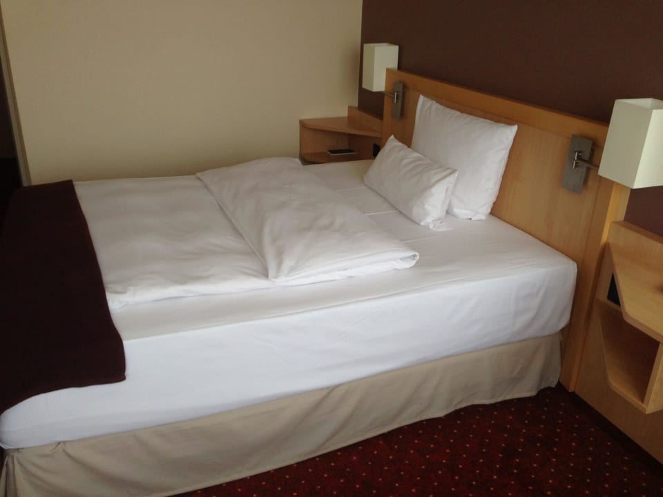 Zimmer linke Seite Hotel NH Leipzig Messe