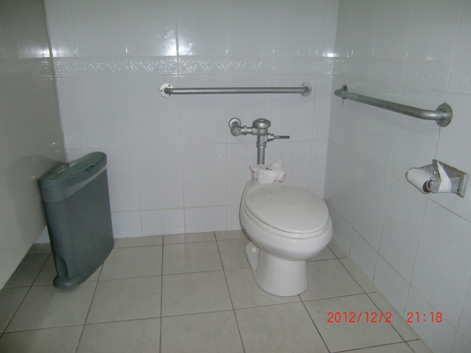 Im Hotel sind behindertengerechte Toiletten Hotel Rooms on the Beach by Superclubs