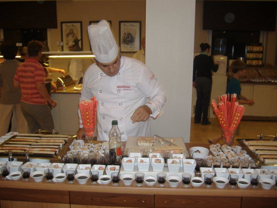 Sushi Hotel Royal Garden Beach