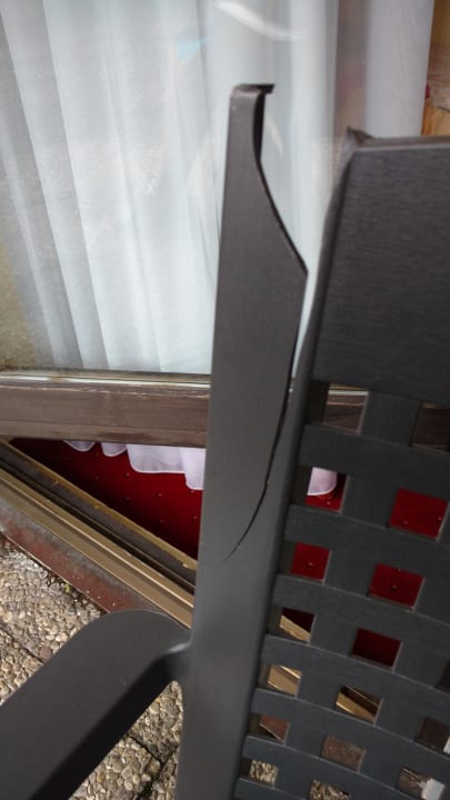 Möbel defekt Alpensport-Hotel Seimler