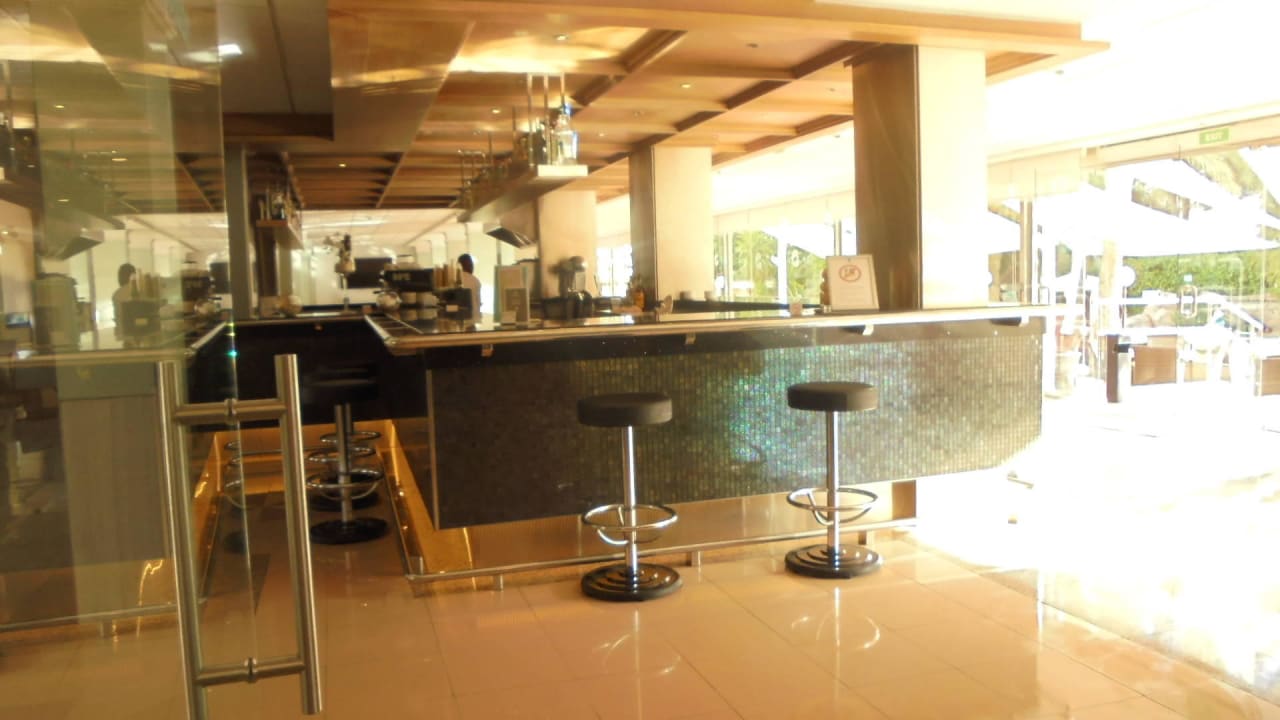 Auf dem Weg zum Pool Hotel Cosmopolitan