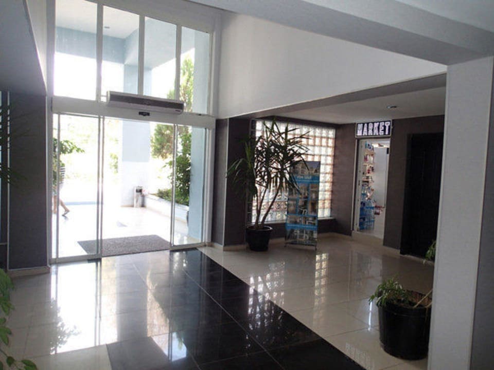 Mini market przy recepcji Sunrise Beach Side