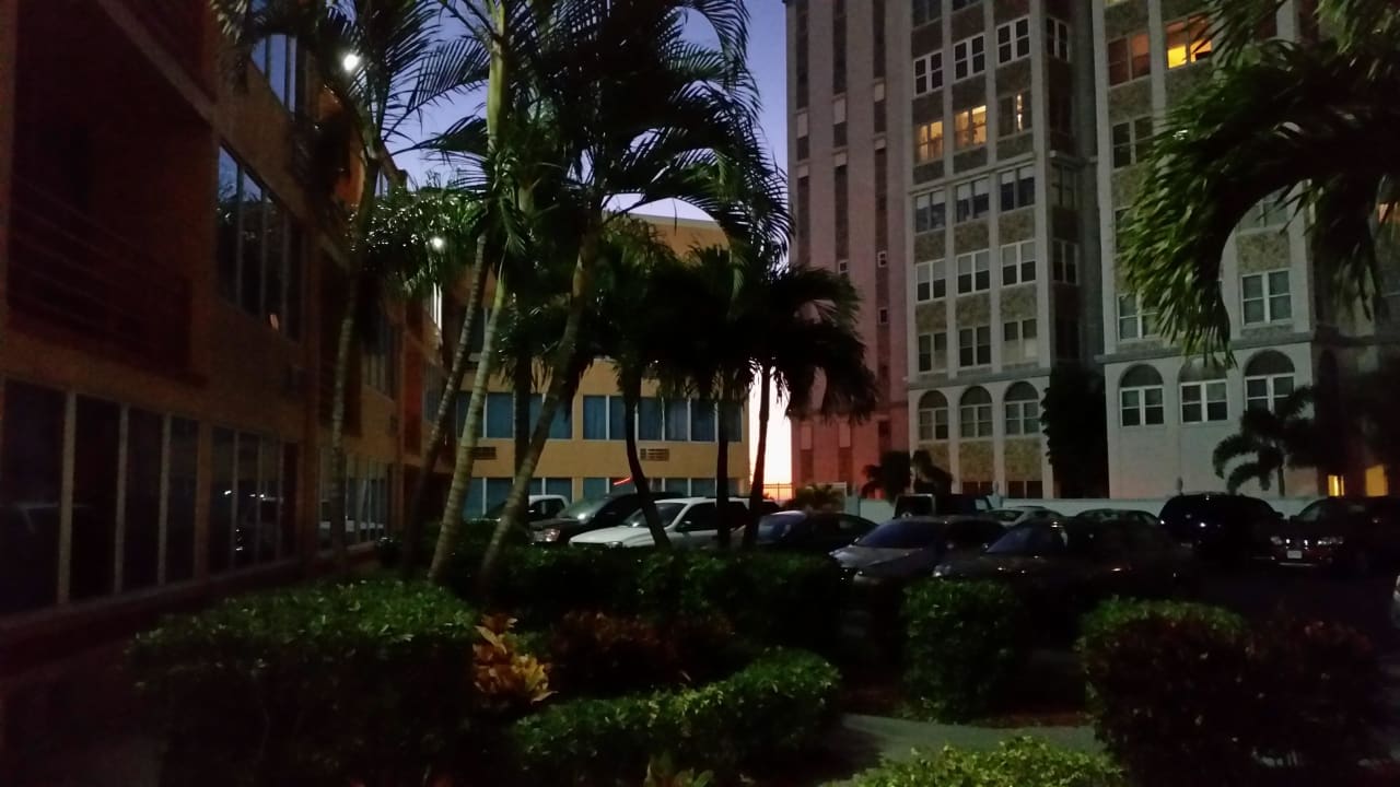 Zimmer zum Parkplatz  Hotel Dolphin Beach Resort