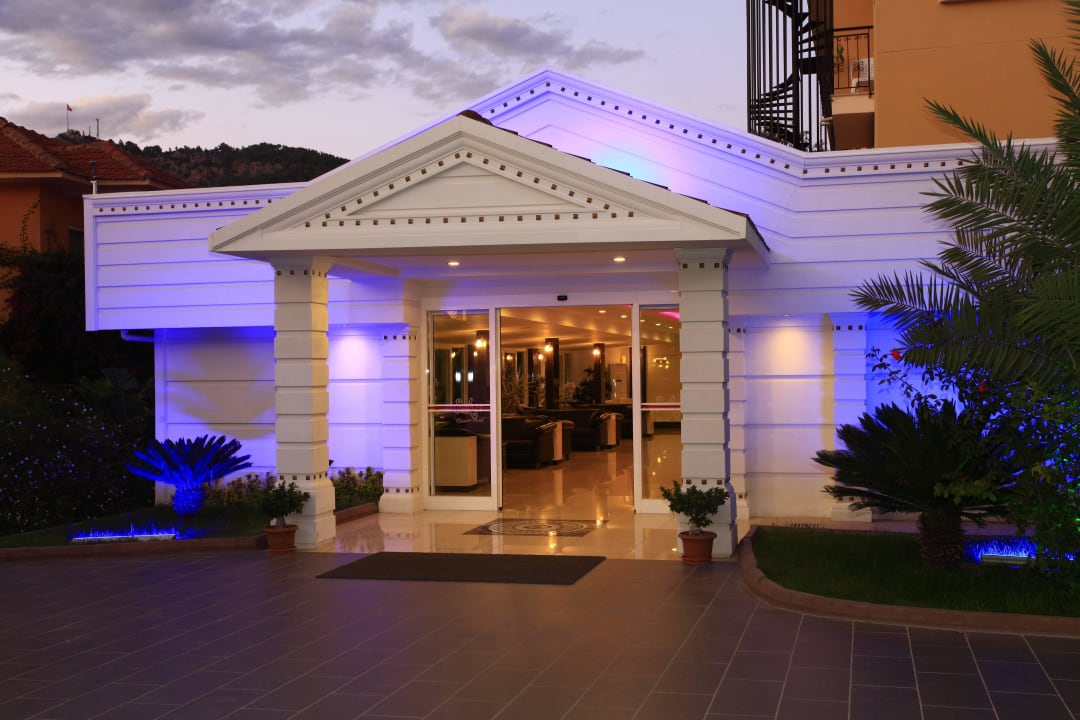 Eingang Hotel Seker Resort