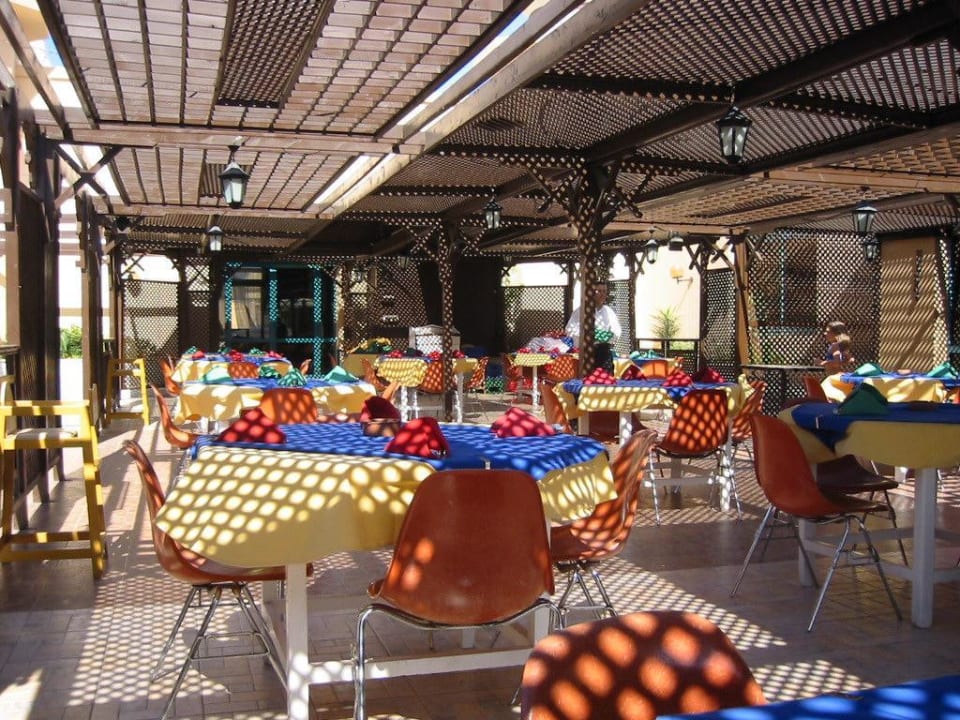 Terrasse für Frühstück und Abendessen Pickalbatros Aqua Park Resort - Hurghada
