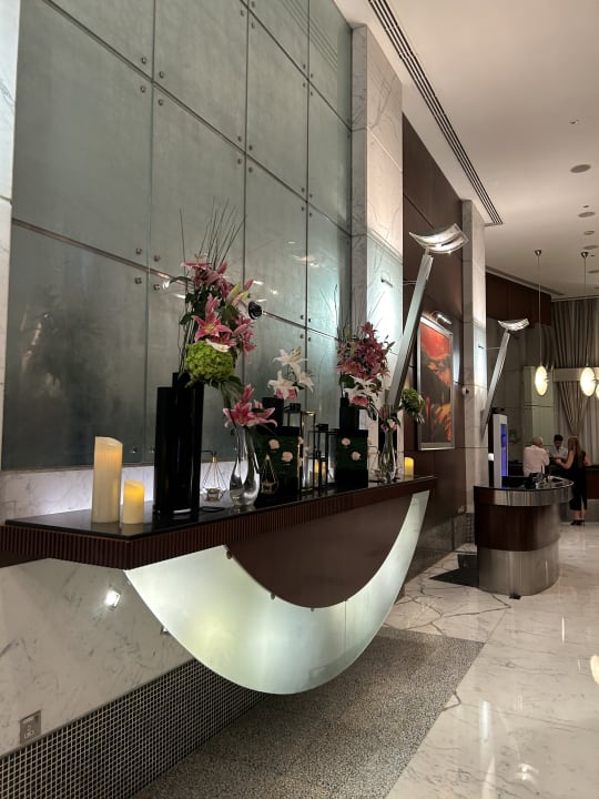 Lobby Rose Rayhaan by Rotana
