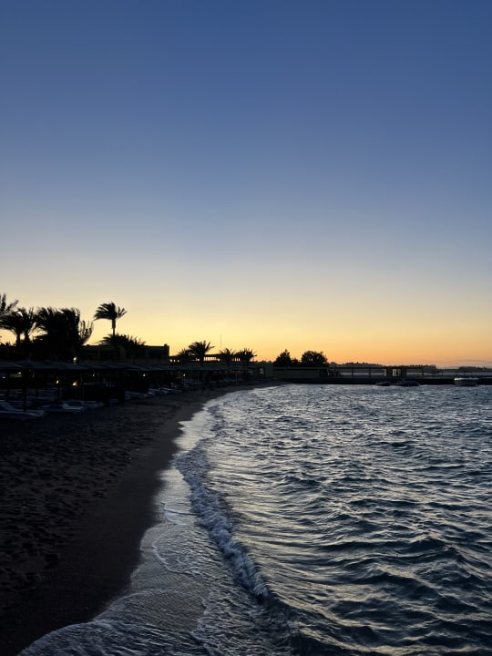 Strand Palm Beach Resort