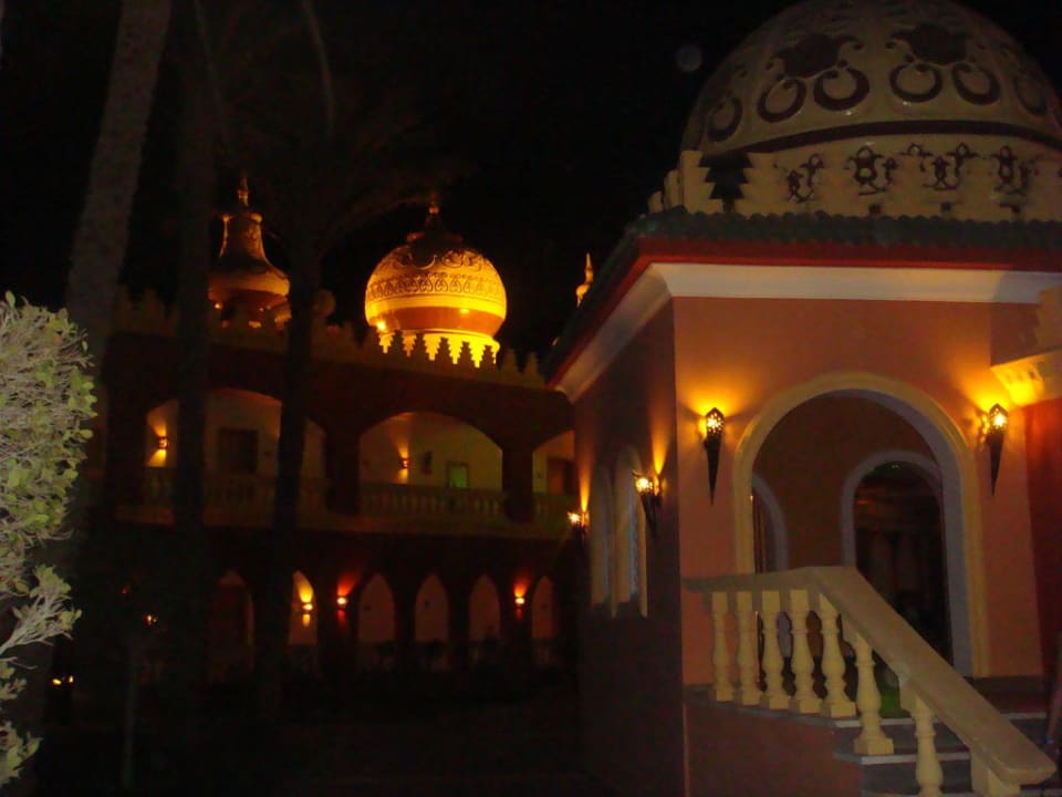 Дорога к "коллизею" Pickalbatros Alf Leila Wa Leila Resort - Neverland Hurghada