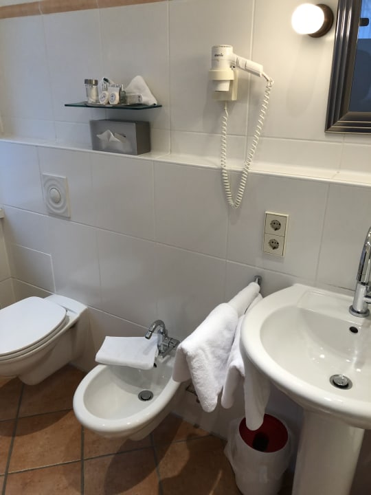 Separates Bad Hotel Drei Raben