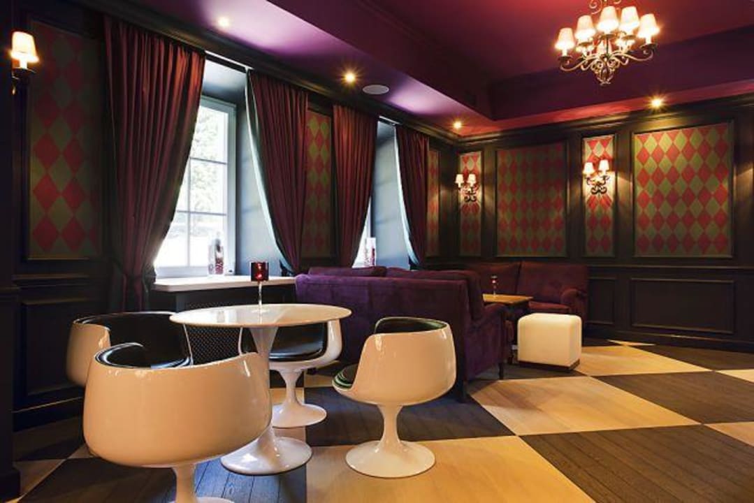 Foyer Hotel Dwór Sanna