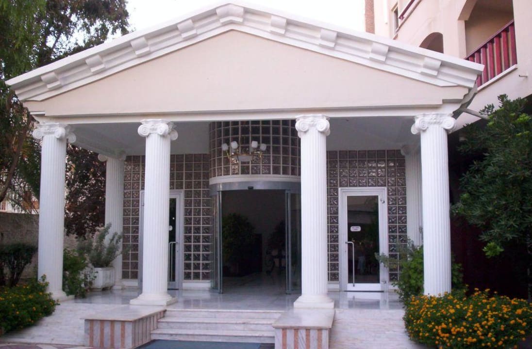 Eingang des Hotels Hotel Thalia Unique