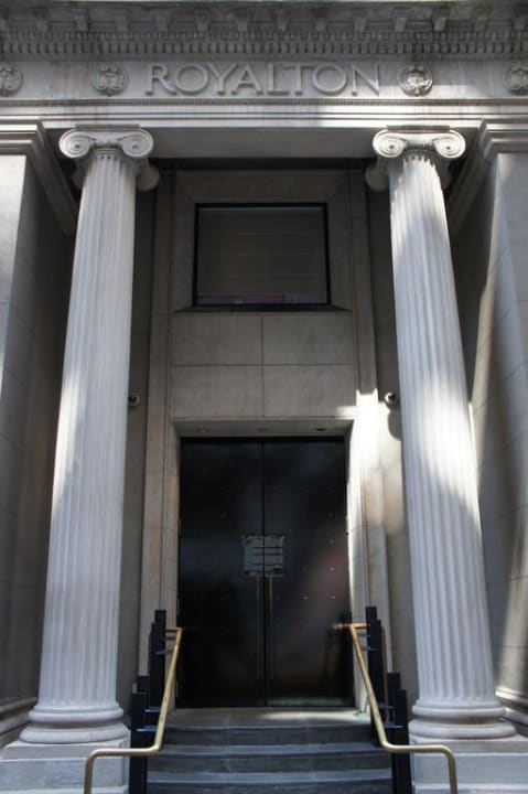 Eingang Hotel Royalton