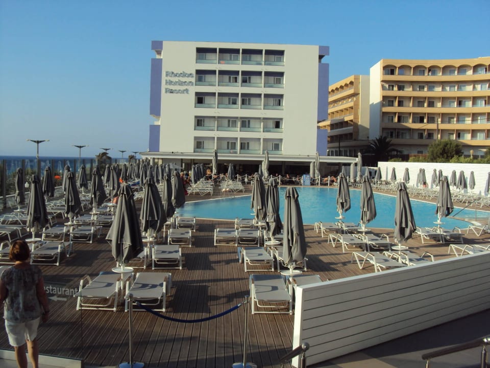 Hauptpool noch 2 weitere Rhodos Horizon Resort