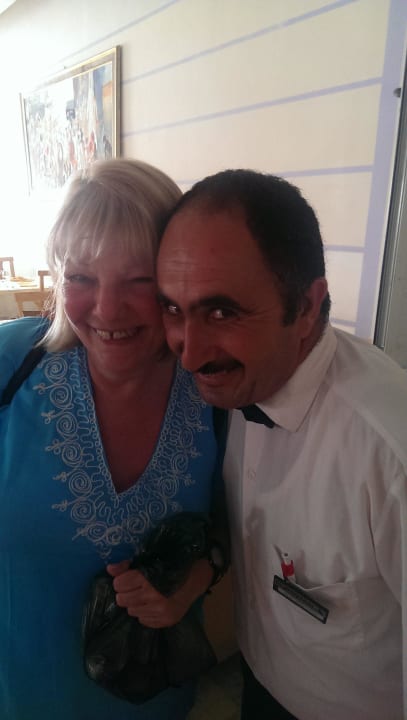 Unser Kellner Jamel Morgens und Mittags Hotel El Mouradi Djerba Menzel