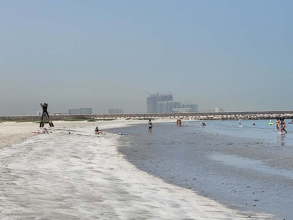 Strand The Cove Rotana Resort