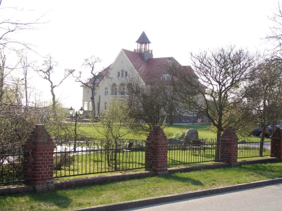 Schloss mit Turm Schloss Krugsdorf Hotel & Golf