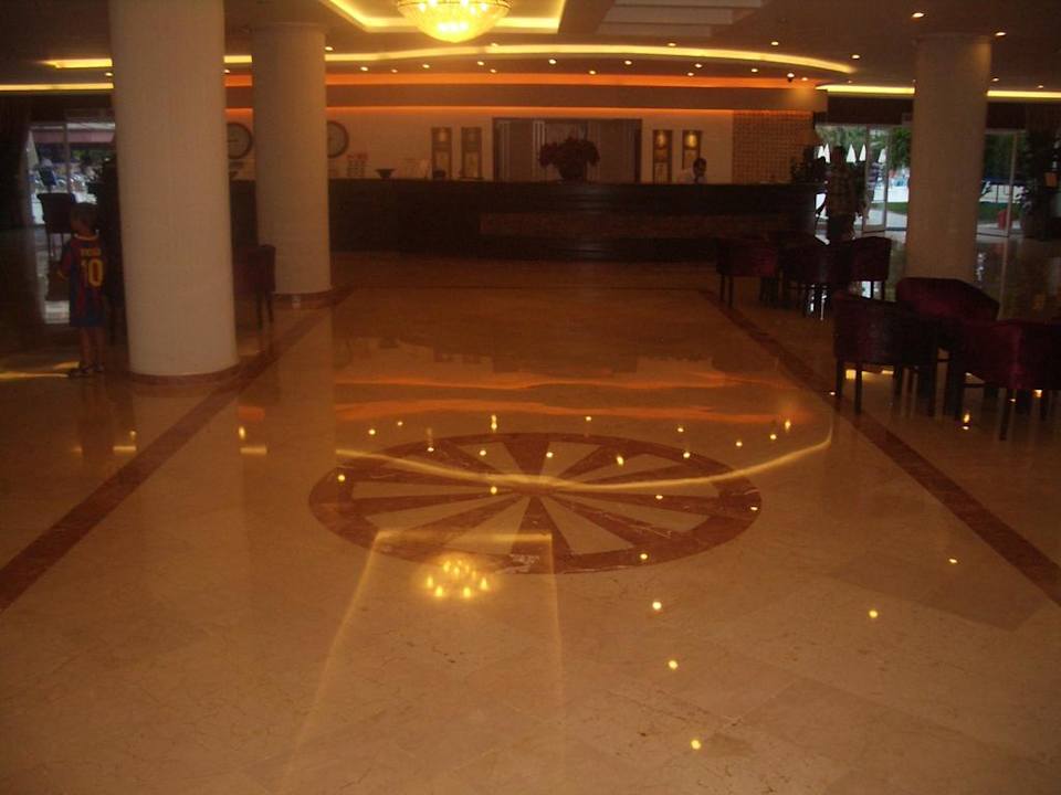 Lobby Hotel Royal Garden Beach