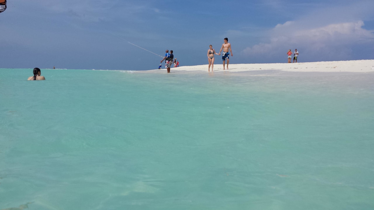 Kristallklares Wasser Kuredu Island Resort & Spa