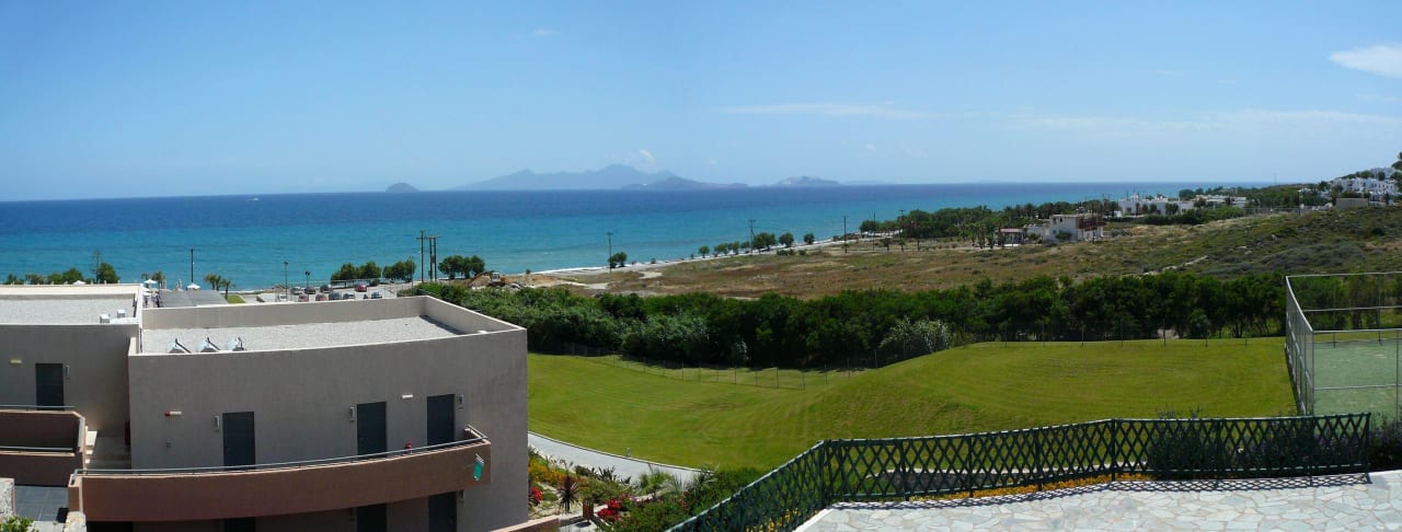 Ausblick aus der Suite (Typ A) mit Sharing-Pool Atlantica Mikri Poli Kos