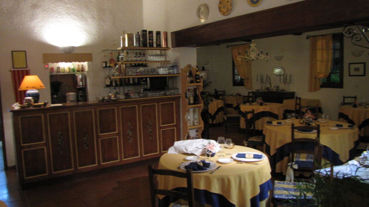 Bar und Restaurantbereich innen Hotel La Vieille Bastide