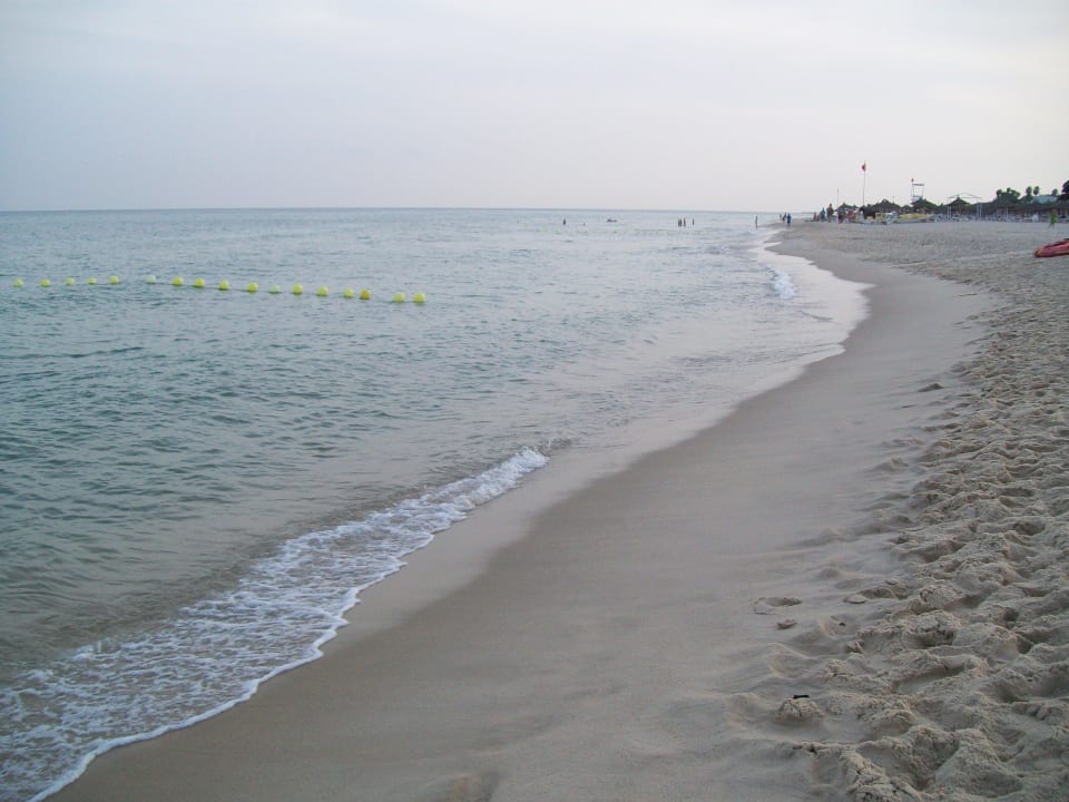 Strand am Abend, mitte September Omar Khayam Resort & Aquapark
