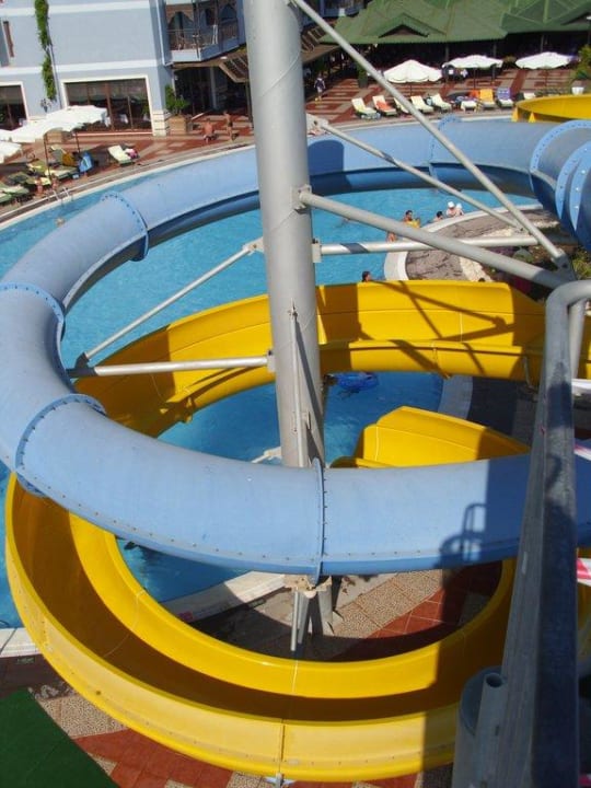 Rutschen am Pool Hotel Turan Prince
