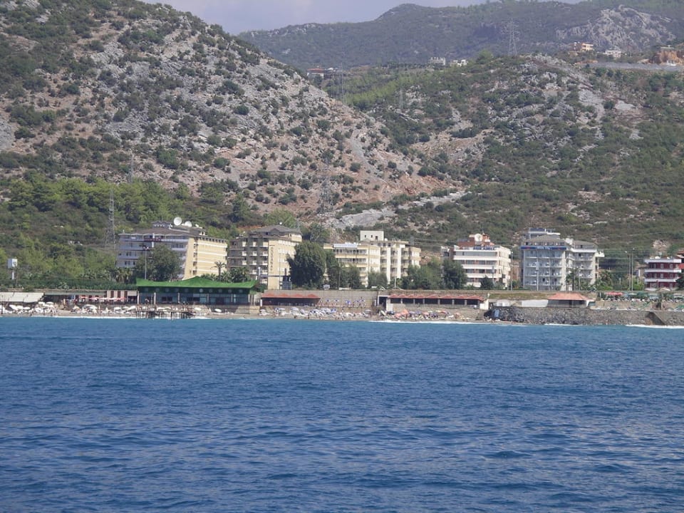 Die Hotelbucht vom Schiff gesehen Club Hotel Mirabell