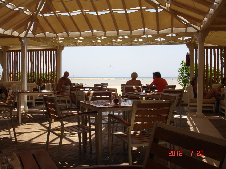 Bar na plaży JAZ Aquamarine Resort