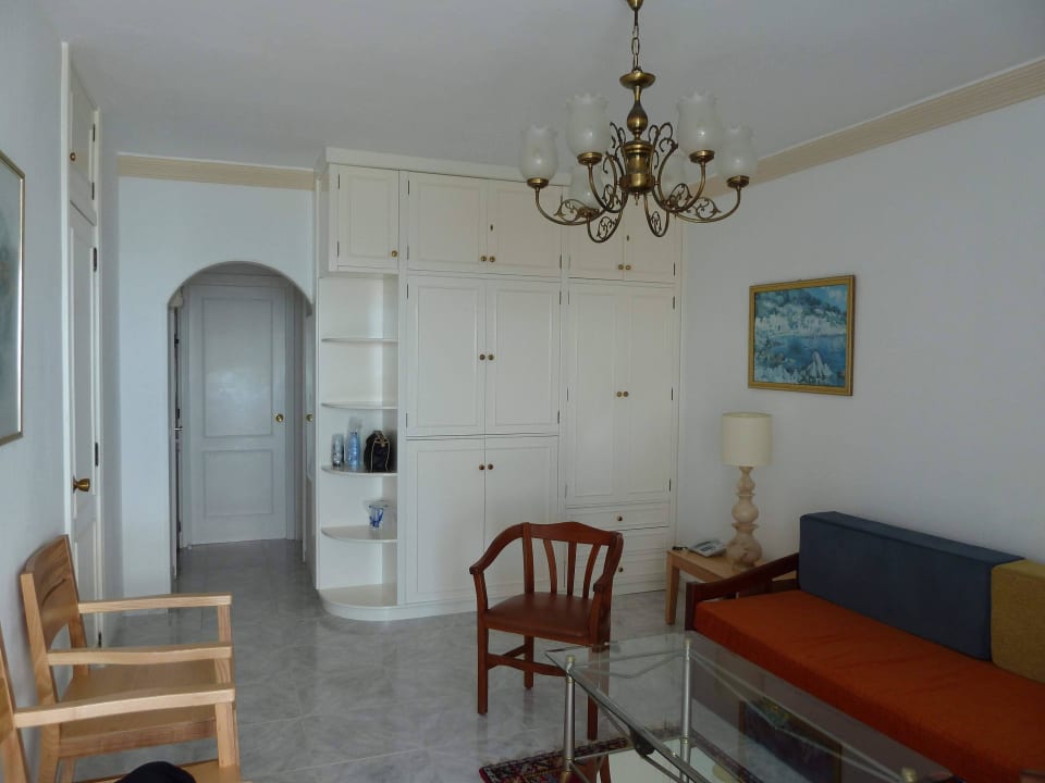 Unser Wohnraum, mit Einbauschrank Hotel Europalace