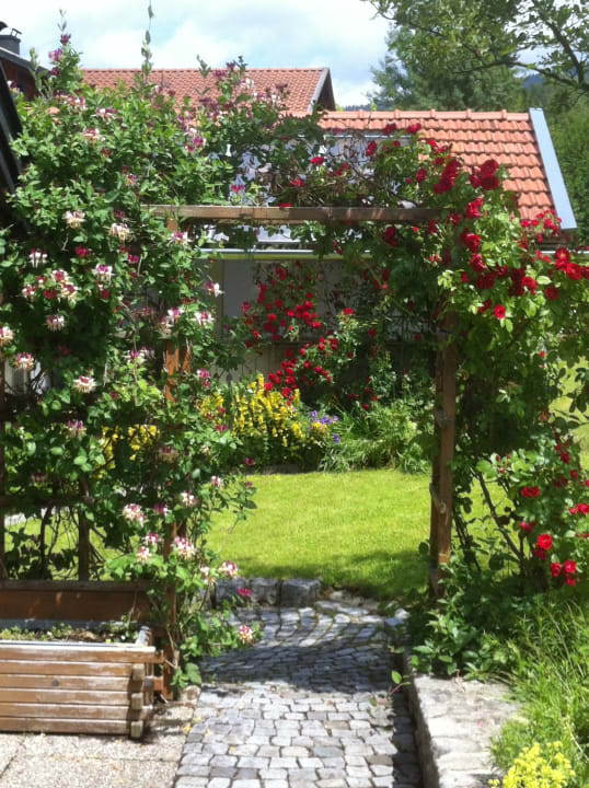 Gartenanlage Gästehaus Biggi