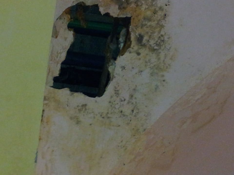 Wasserschaden, der nicht beseitigt wurde Orient Palace Resort & Spa