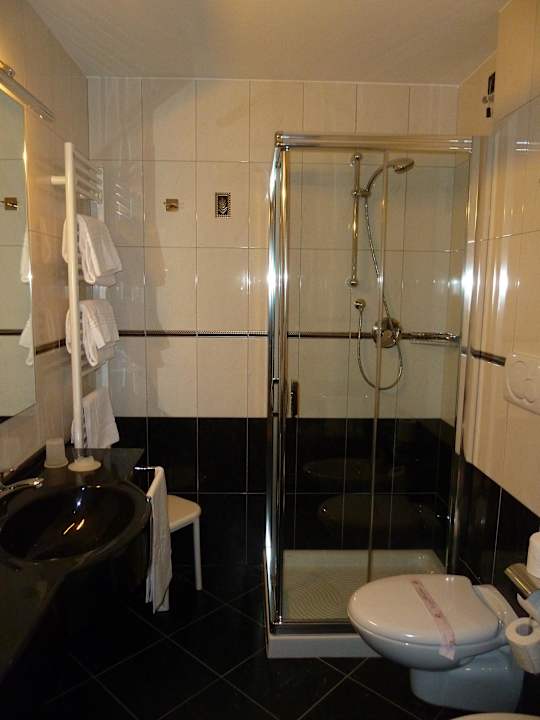 Bad Hotel Lo Zodiaco