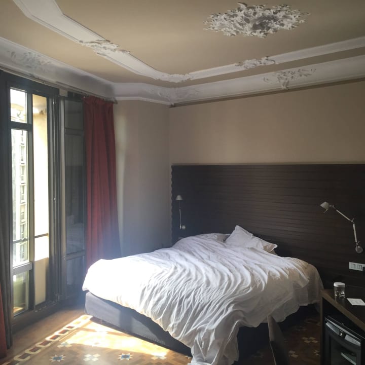 Schlafbereich Suite Alexandra Barcelona Hotel, Curio Collection by Hilton