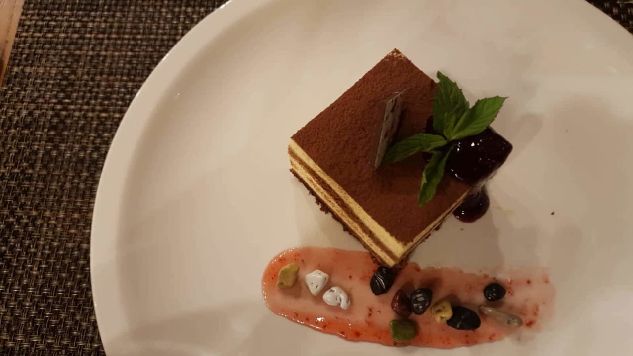 Gastro Acanthus Cennet Barut Collection