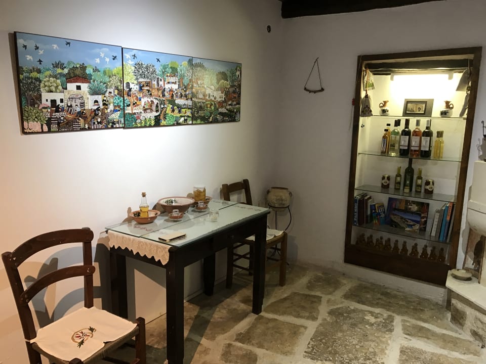 Lobby Pension Idili Traditional House