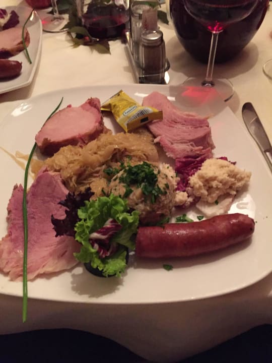 Menü vom Tiroler-Abend Schlosshof Charme Style Hotel Resort