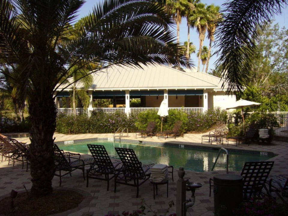 Pool und Restaurant "Lakeside Bar & Grill" Hotel Trianon Bonita Bay