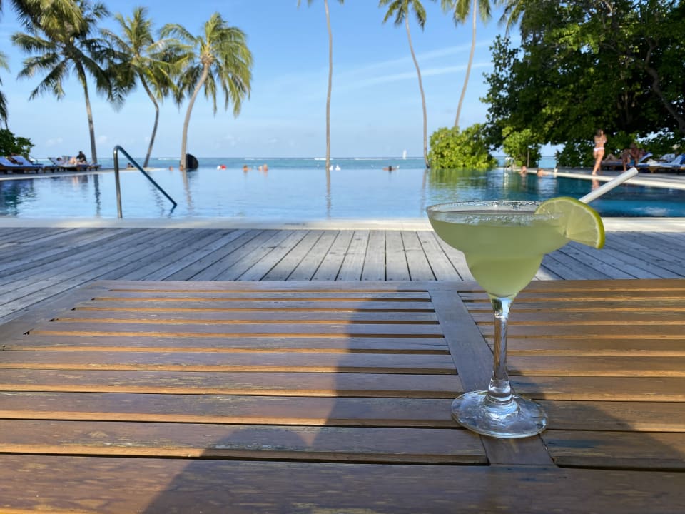 Pool Meeru Maldives Resort Island