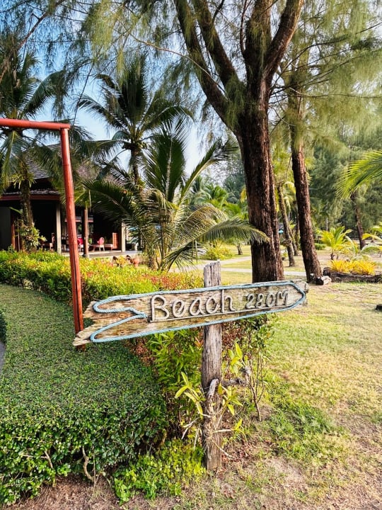 Gartenanlage Apsara Beachfront Resort & Villa - Resort