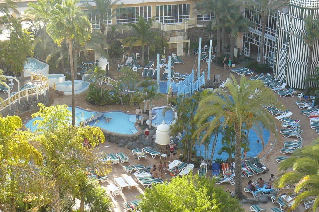 Blick auf den Ruhepool Abora Buenaventura by Lopesan Hotels