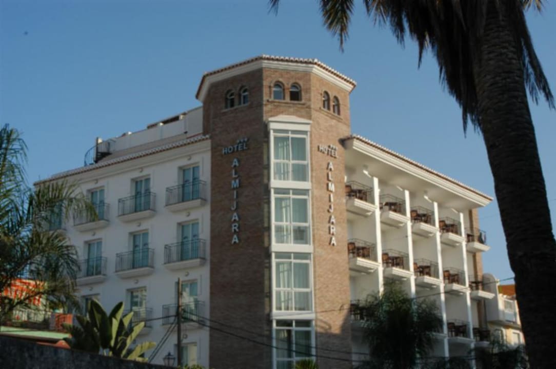 Fachada principal  Hotel Almijara